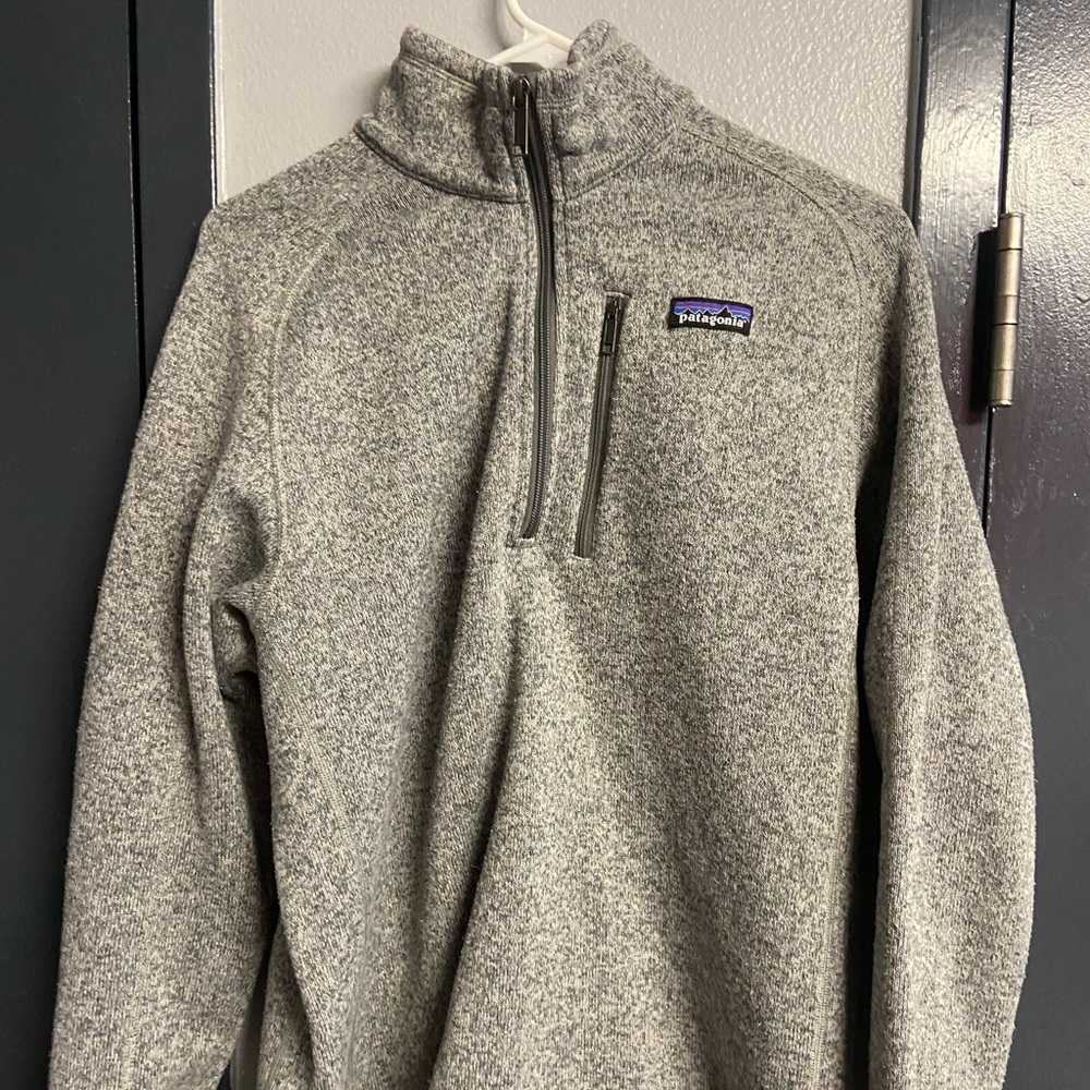 medium Patagonia quarter zip